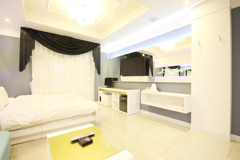 Dome Hotel Gwangju Metropolitan City Екстер'єр фото