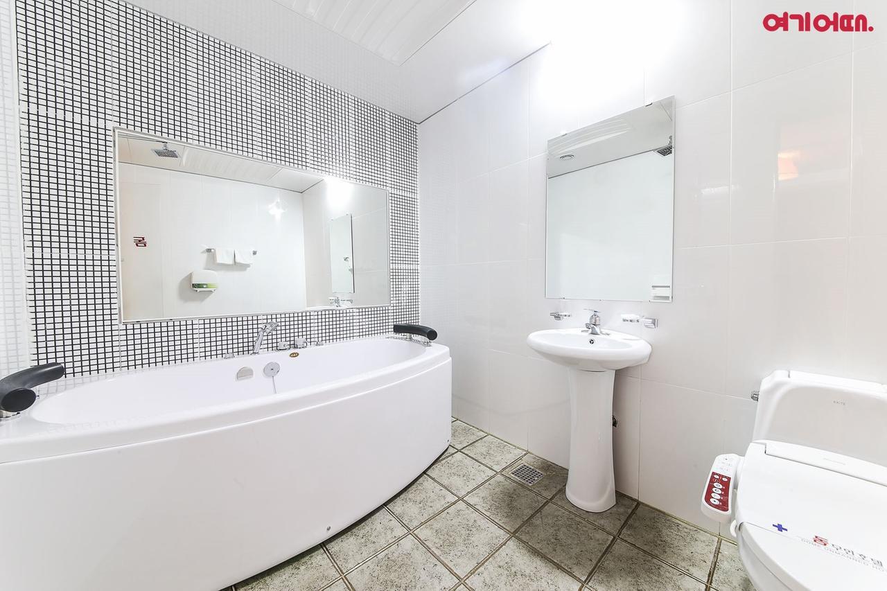 Dome Hotel Gwangju Metropolitan City Екстер'єр фото